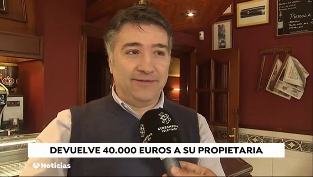 El dueño de un bar devuelve los 40.000 euros que se dejó una anciana en su establecimiento