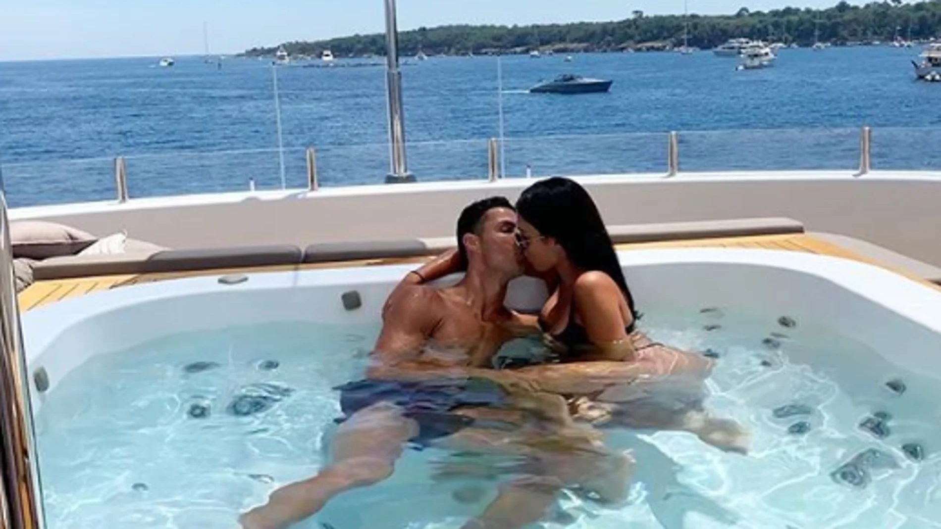 Cristiano Ronaldo y Georgina Rodríguez Cristiano Ronaldo y Georgina Rodríguez