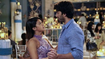 Gina Rodriguez y Justin Baldoni