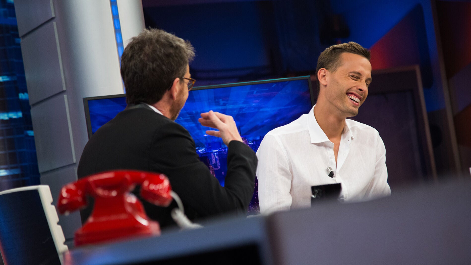 El llamamiento oficial de Pablo Motos a Joaquín y Júlio Baptista para que cumplan su reto en 'El Hormiguero 3.0' 