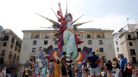 Todo preparado en Alicante para disfrutar la Nit de la Cremà Todo preparado en Alicante para disfrutar la Nit de la Cremà