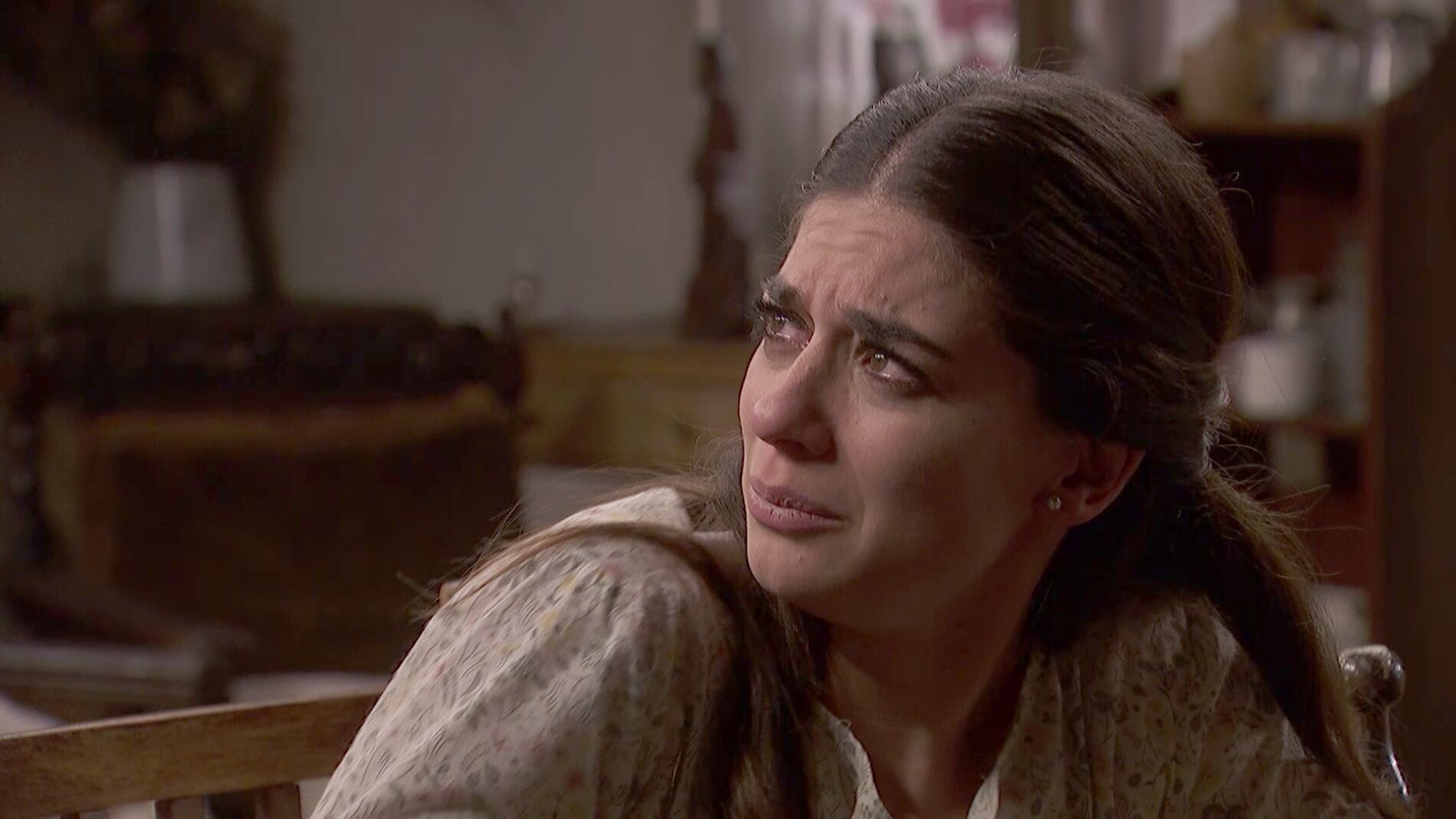 Antolina confiesa todos sus pecados en el &uacute;ltimo aliento de Elsa 