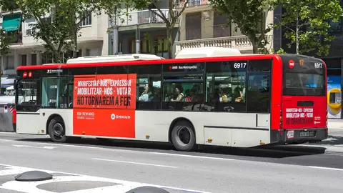 Uno de los autobuses con propaganda independentista Uno de los autobuses con propaganda independentista