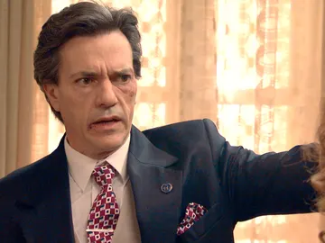 Ana presiona a Domingo que le confiesa estar amenazado Ana presiona a Domingo que le confiesa estar amenazado