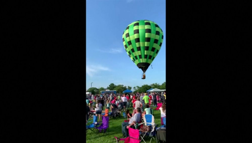 Un globo aerostático se estrella contra los espectadores en un festival de Missouri