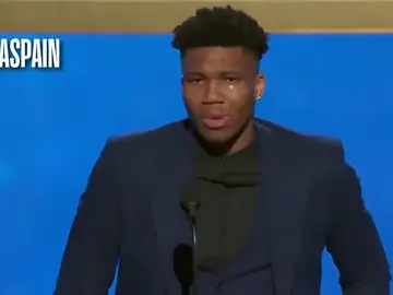 Premios NBA: el inspirador discurso de Giannis Antetokounmpo tras ganar el MVP 2018/19 Premios NBA: el inspirador discurso de Giannis Antetokounmpo tras ganar el MVP 2018/19