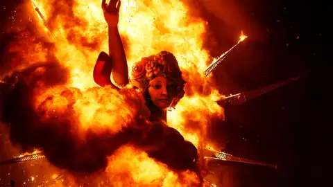 Nit de la Cremá en Alicante Nit de la Cremá en Alicante