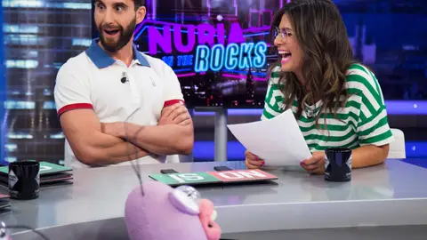 "Estamos en el programa más polémico de la televisión y Pablo Motos es capaz de hacer cualquier cosa", Nuria Roca repasa los titulares falsos sobre 'El Hormiguero 3.0' "Estamos en el programa más polémico de la televisión y Pablo Motos es capaz de hacer cualquier cosa", Nuria Roca repasa los titulares falsos sobre 'El Hormiguero 3.0'