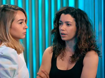 El espectáculo absorbe a Amelia para celos de Luisita El espectáculo absorbe a Amelia para celos de Luisita