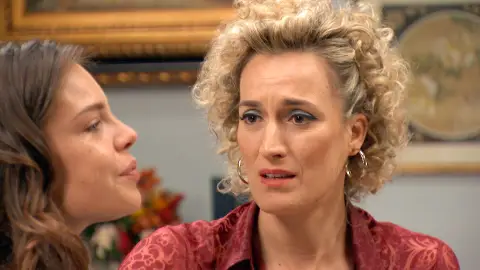 Silvia, sorprendida con la confesión de María Silvia, sorprendida con la confesión de María