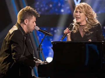 Pablo López y Helena Bianco cantan ‘El camino’ en la Gran Final de ‘La Voz Senior’ Pablo López y Helena Bianco cantan ‘El camino’ en la Gran Final de ‘La Voz Senior’
