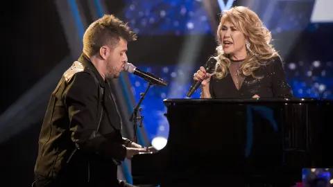 Pablo López y Helena Bianco cantan ‘El camino’ en la Gran Final de ‘La Voz Senior’ Pablo López y Helena Bianco cantan ‘El camino’ en la Gran Final de ‘La Voz Senior’