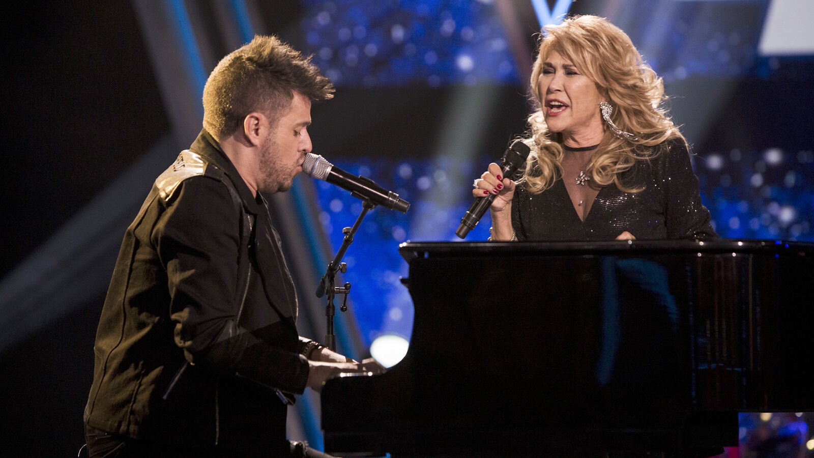 Pablo López y Helena Bianco cantan ‘El camino’ en la Gran Final de ‘La Voz Senior’