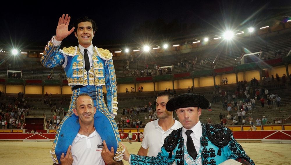 Puerta grande para el mexicano Diego San Román en la novillada de "aperitivo"