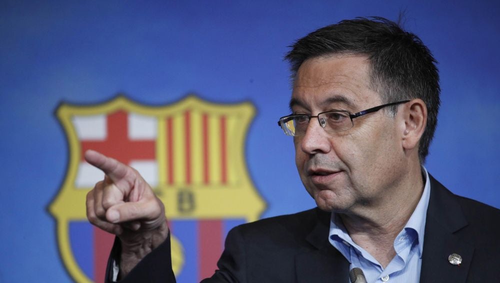 Bartomeu atiende a los medios de comunicación