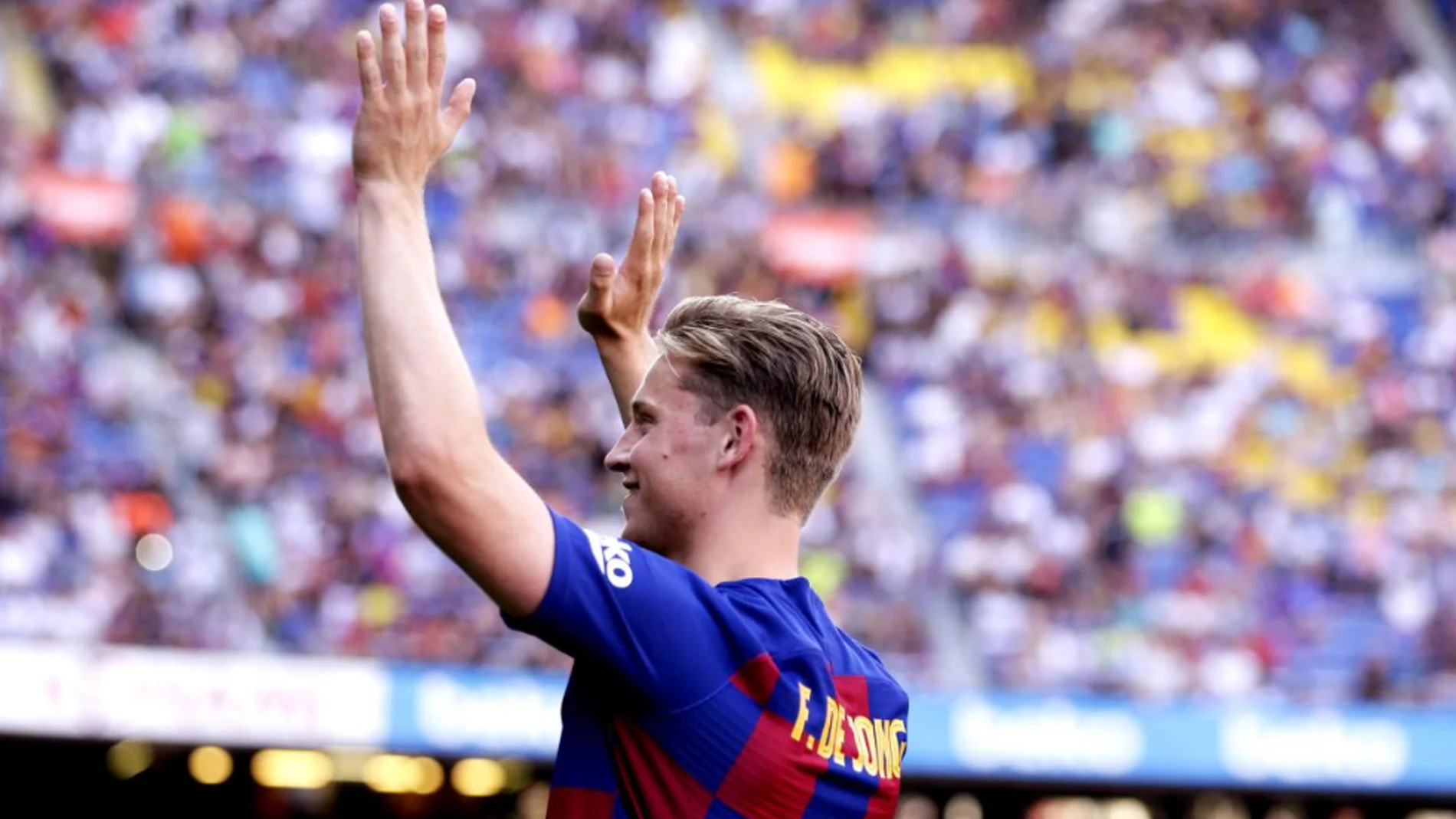 Frenkie De Jong durante su presentación en el Camp Nou Frenkie De Jong durante su presentación en el Camp Nou