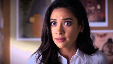 Casi se ahogan: El peligroso vídeo de Shay Mitchell para revelar el sexo de su bebé