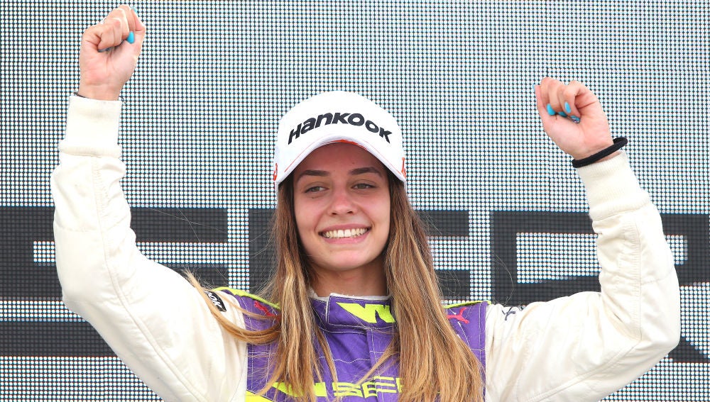 Marta García hace historia ganando su primera carrera en la Fórmula 1 femenina