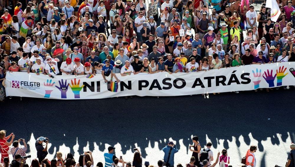 Pancarta "Ni un paso atrás"