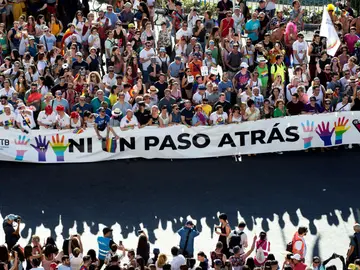 Pancarta "Ni un paso atrás" Pancarta "Ni un paso atrás"