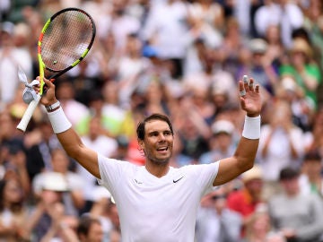 Nadal celebrando la victoria ante Tsonga en Wimbledon