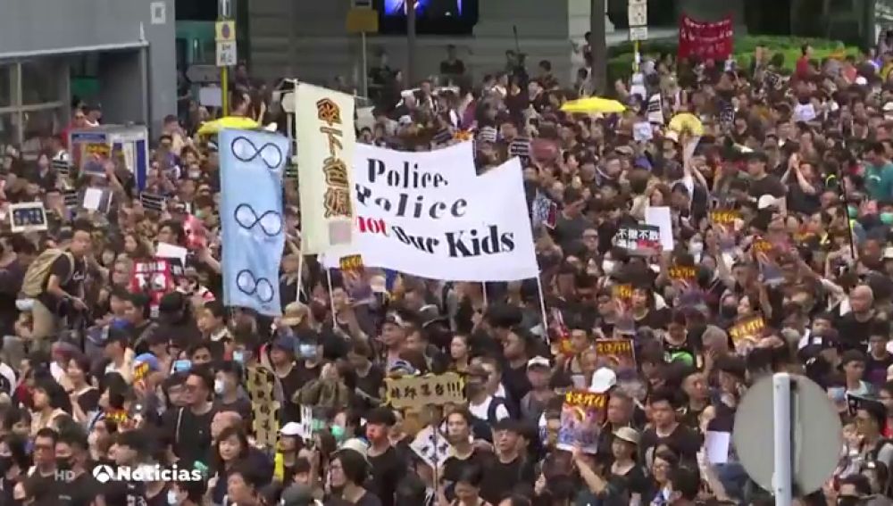 Miles de hongkoneses vuelven a salir a las calles para exigir la retirada definitiva de la ley de extradicción