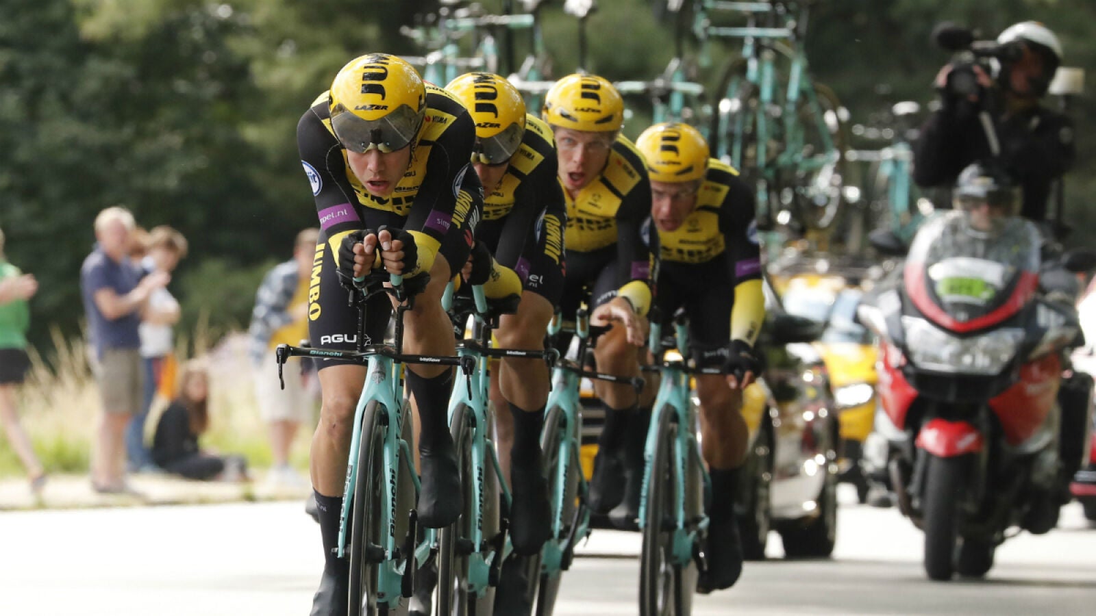 El Jumbo Visas gana la contrarreloj por equipos y Mike Teuniseen sigue líder del Tour de Francia