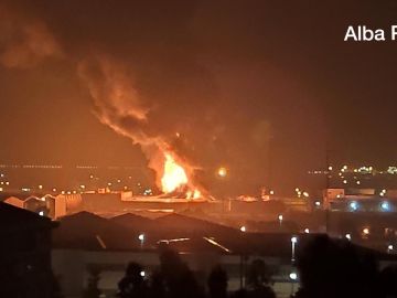 Imagen del incendio en la planta química de Tarragona
