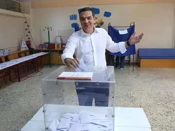 Imagen de Tsipras votando Imagen de Tsipras votando
