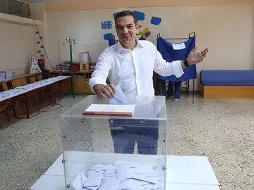 Imagen de Tsipras votando Imagen de Tsipras votando