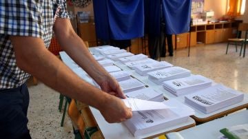 Papeletas de un colegio electoral en las elecciones anticipadas en Grecia 