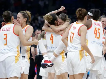 La Selección Española de Baloncesto Femenino a la final La Selección Española de Baloncesto Femenino a la final