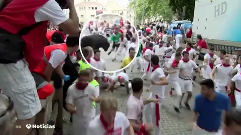 REEMPLAZO | Primer encierro de San Fermín: encierro complicado con tres heridos por asta de toro REEMPLAZO | Primer encierro de San Fermín: encierro complicado con tres heridos por asta de toro