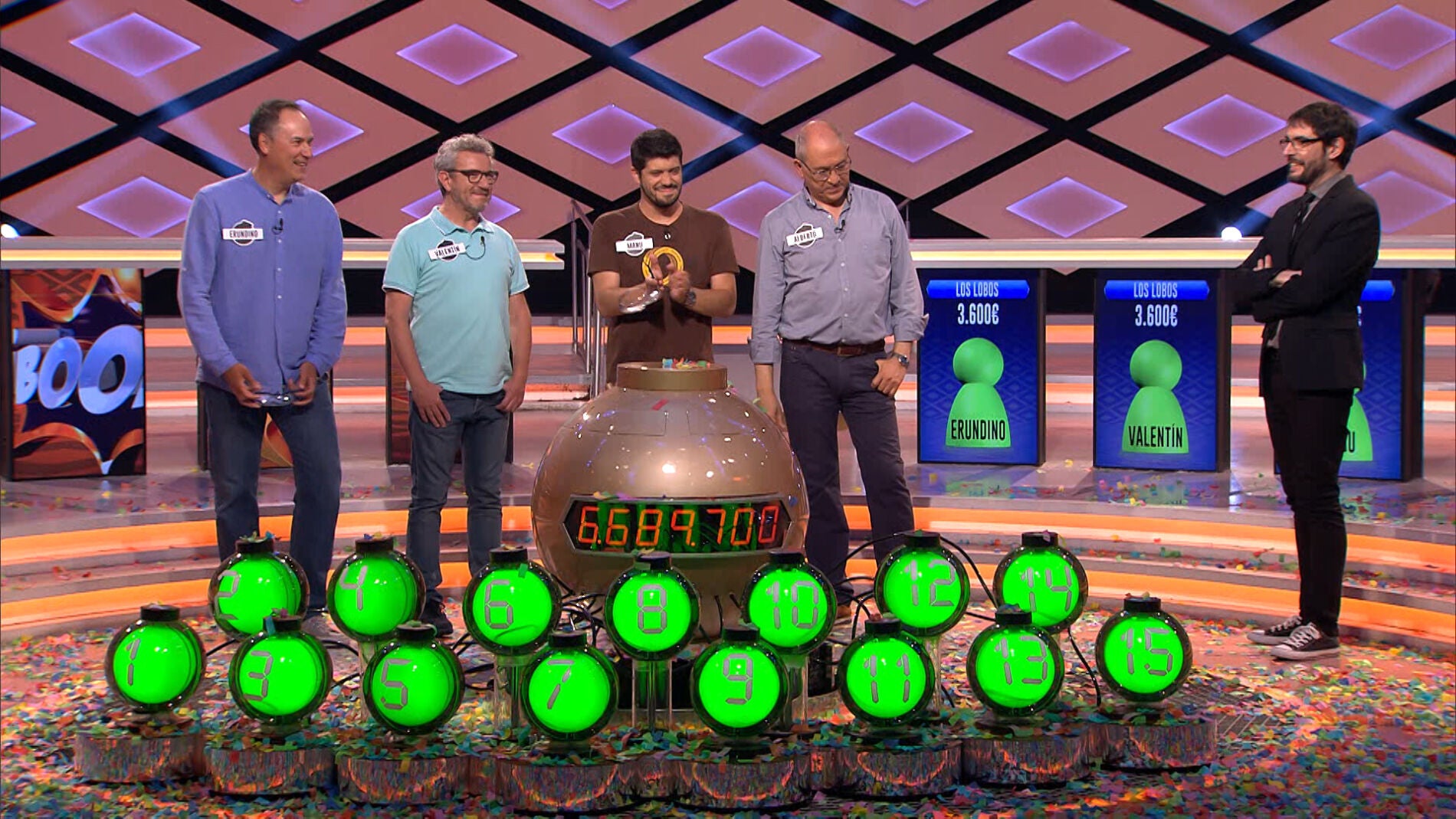 'Los Lobos' reciben la llamada en directo de sus familiares tras ganar el mayor bote de la historia de la televisión en '¡Boom!'