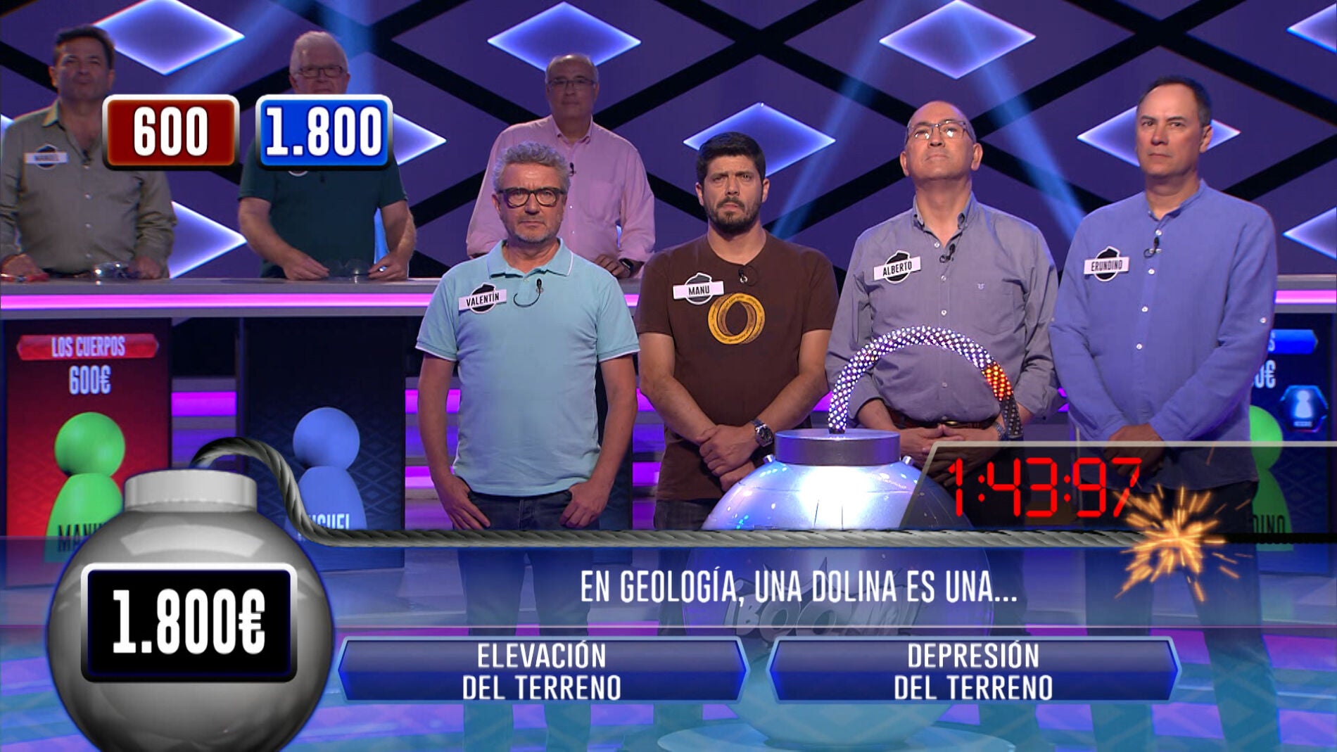 'Los Lobos', a punto de ser eliminados tras fallar seis preguntas en la bomba clasificatoria