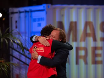 El bonito gesto de Tomás Alía con Antonio que le convierte en el primer 'ganador' de 'Masters de la reforma' El bonito gesto de Tomás Alía con Antonio que le convierte en el primer 'ganador' de 'Masters de la reforma'