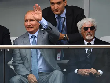 Berni Ecclestone: "Si alguien tuviera una ametralladora y estuviera preparado para disparar a Putin, me pondría delante de él" Berni Ecclestone: "Si alguien tuviera una ametralladora y estuviera preparado para disparar a Putin, me pondría delante de él"