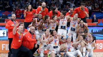 La selección femenina de baloncesto oro en el Eurobasket