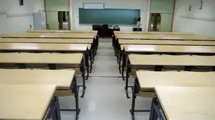 Aula vacía en una universidad Una aula vacía en una Universidad.