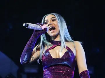 Cardi B durante un concierto Cardi B durante un concierto