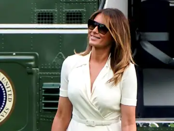 Critican a Melania Trump por no llevar sujetador Critican a Melania Trump por no llevar sujetador