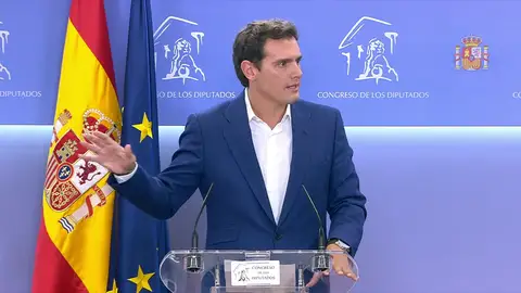 Rivera pide a Vox humildad para desbloquear Madrid y Murcia Rivera pide a Vox humildad para desbloquear Madrid y Murcia