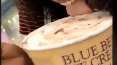 Detienen en Texas a una joven por lamer un helado y devolverlo a su sitio en el supermercado