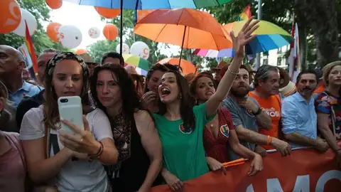 Miembros de Ciudadanos en la manifestación del Orgullo LGTBI Miembros de Ciudadanos en la manifestación del Orgullo LGTBI