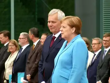 Tercer episodio de temblores de Angela Merkel en un acto público Tercer episodio de temblores de Angela Merkel en un acto público