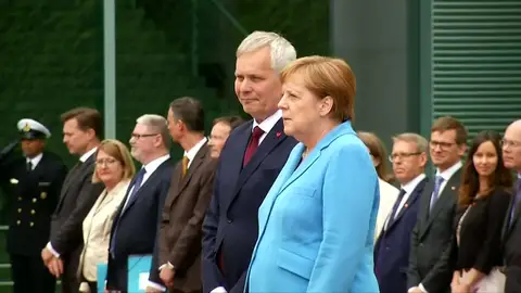 Tercer episodio de temblores de Angela Merkel en un acto público Tercer episodio de temblores de Angela Merkel en un acto público