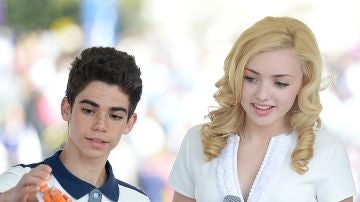 Cameron Boyce y Peyton List, compañeros en la serie de Disney Channel 'Jessie'