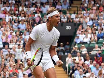 Nadal celebra un punto con Querrey