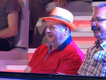 Un concursante en apuros pide al señor del Tirol que le dé ánimos en ‘¡Ahora caigo!’ Un concursante en apuros pide al señor del Tirol que le dé ánimos en ‘¡Ahora caigo!’