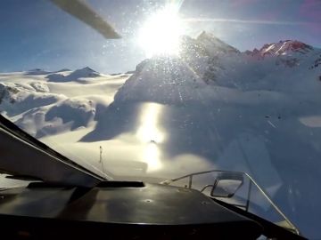 Vídeo del choque entre un helicóptero y una avioneta en vuelo